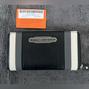 NWT Harley-Davidson Zip Around Clutch
